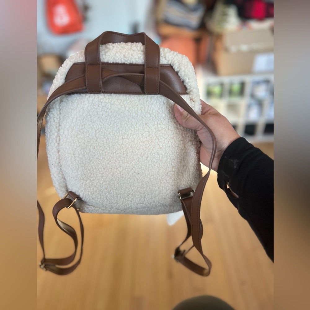 Sherpa Mini Backpack & Wallet - Picture 4 of 6